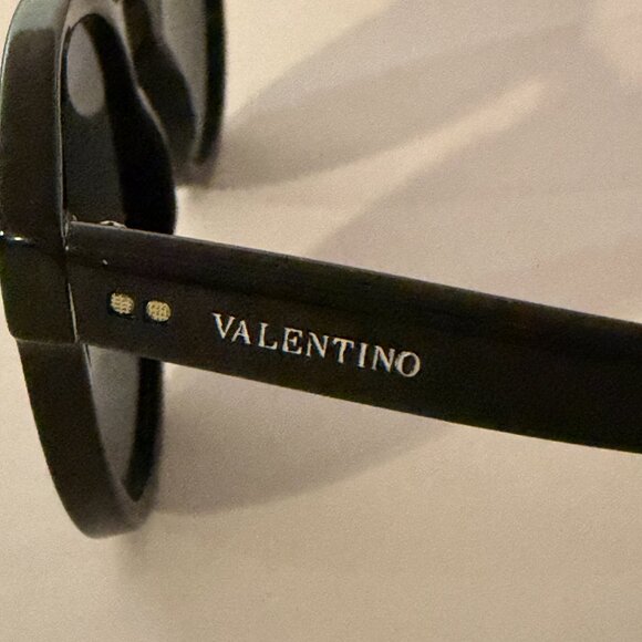 Valentino VA4009 col. 5010/87 Black Round Sunglasses main image 8